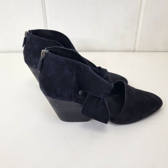 Eileen Fisher Black Suede Pointed Toe Ankle Heels With Bow Strap & Zipper Closur - Picture 3 of 8